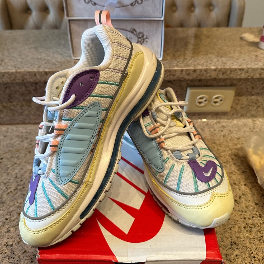 Women’s Nike Air Max ‘98 Easter Pastel